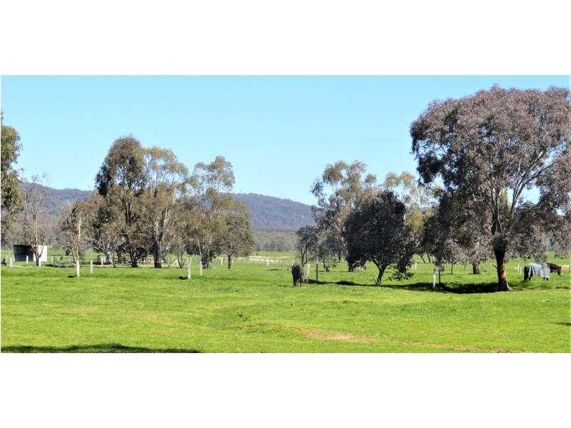216 Settlers Road, Chiltern VIC 3683