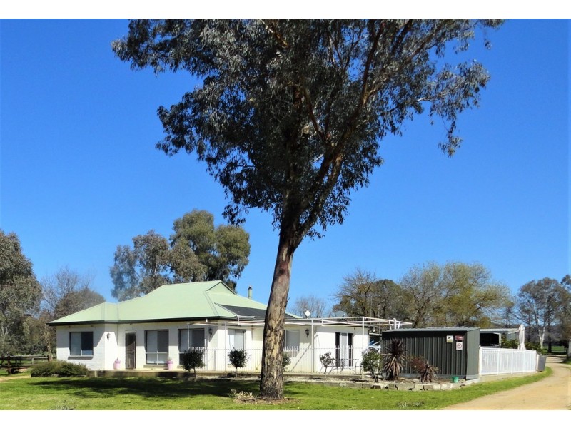 216 Settlers Road, Chiltern VIC 3683