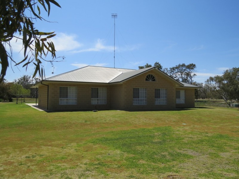25 CARRATHOOL ROAD, Conargo NSW 2710
