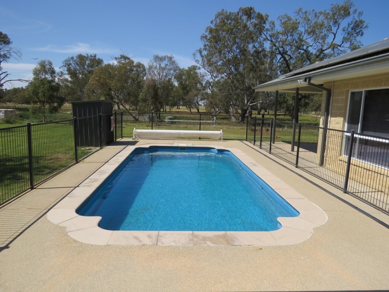 25 CARRATHOOL ROAD, Conargo NSW 2710