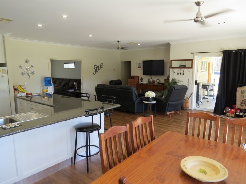 25 CARRATHOOL ROAD, Conargo NSW 2710