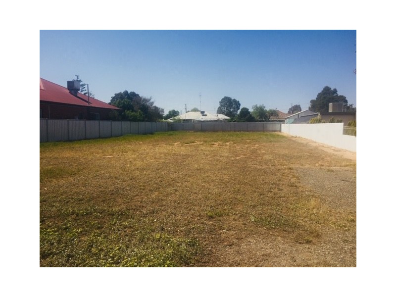 52 MURRAY STREET, Finley NSW 2713