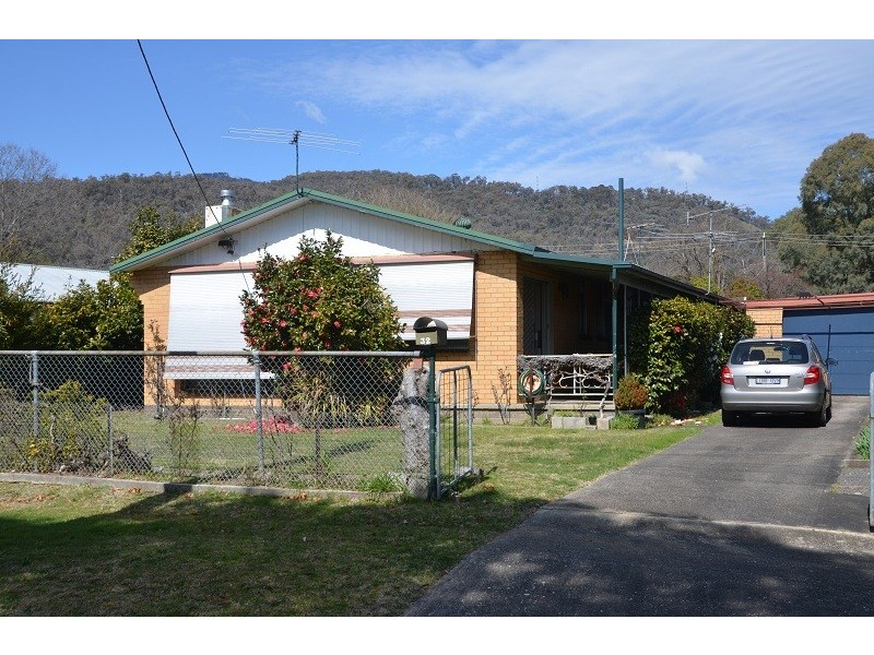 32 Valley Avenue, Mount Beauty VIC 3699