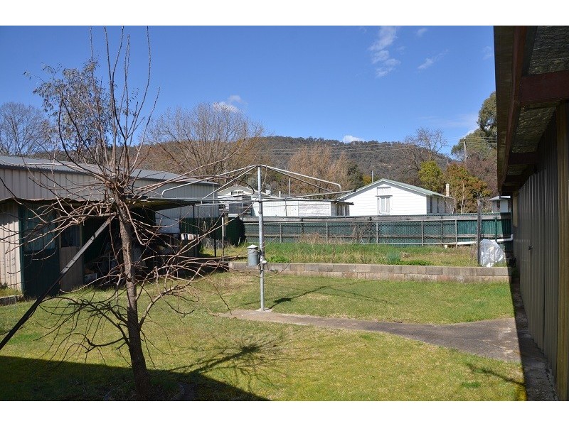 32 Valley Avenue, Mount Beauty VIC 3699