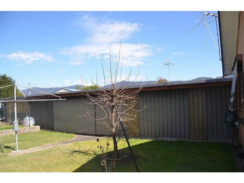 32 Valley Avenue, Mount Beauty VIC 3699