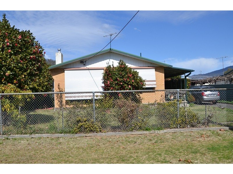 32 Valley Avenue, Mount Beauty VIC 3699