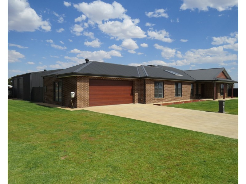 8 ARGOON AVENUE, Jerilderie NSW 2716