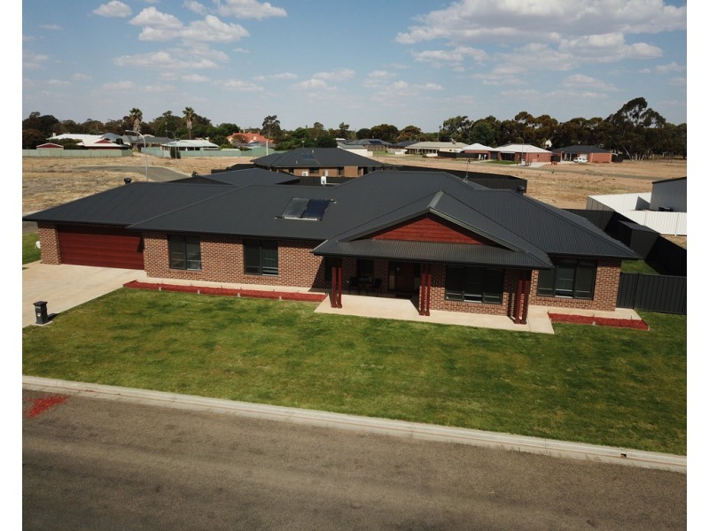 8 ARGOON AVENUE, Jerilderie NSW 2716