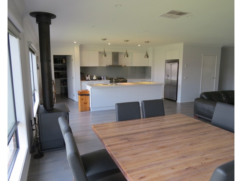 8 ARGOON AVENUE, Jerilderie NSW 2716