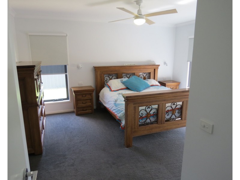 8 ARGOON AVENUE, Jerilderie NSW 2716