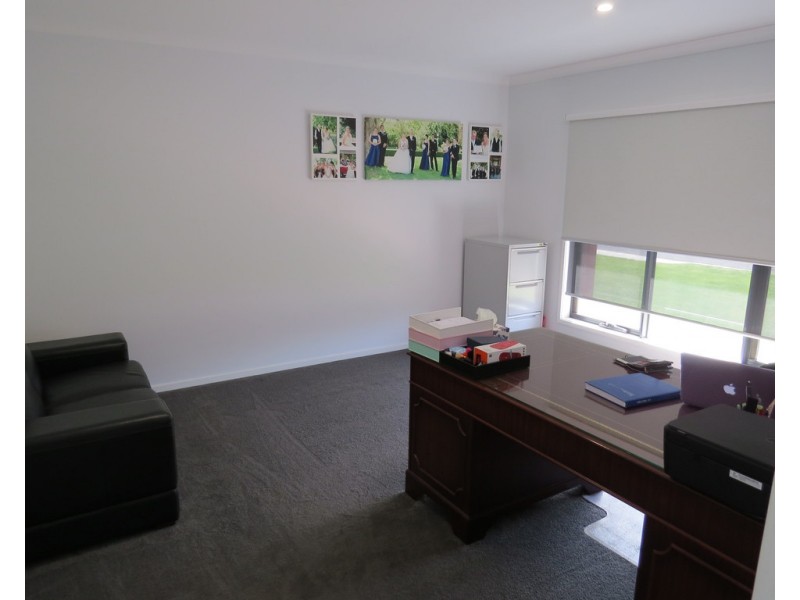 8 ARGOON AVENUE, Jerilderie NSW 2716