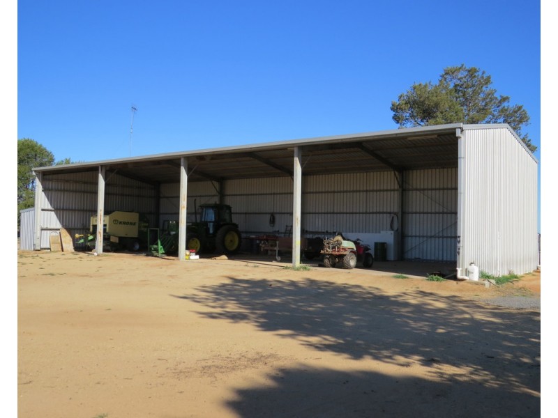 113 Tocumwal Road, Deniliquin NSW 2710