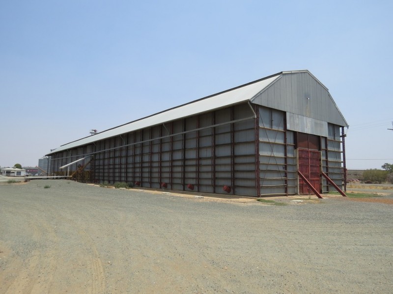 527 CADELL STREET, Hay NSW 2711