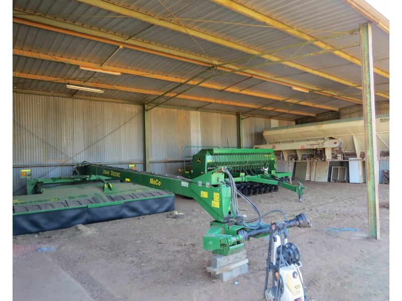 60 Mills Road, Deniliquin NSW 2710