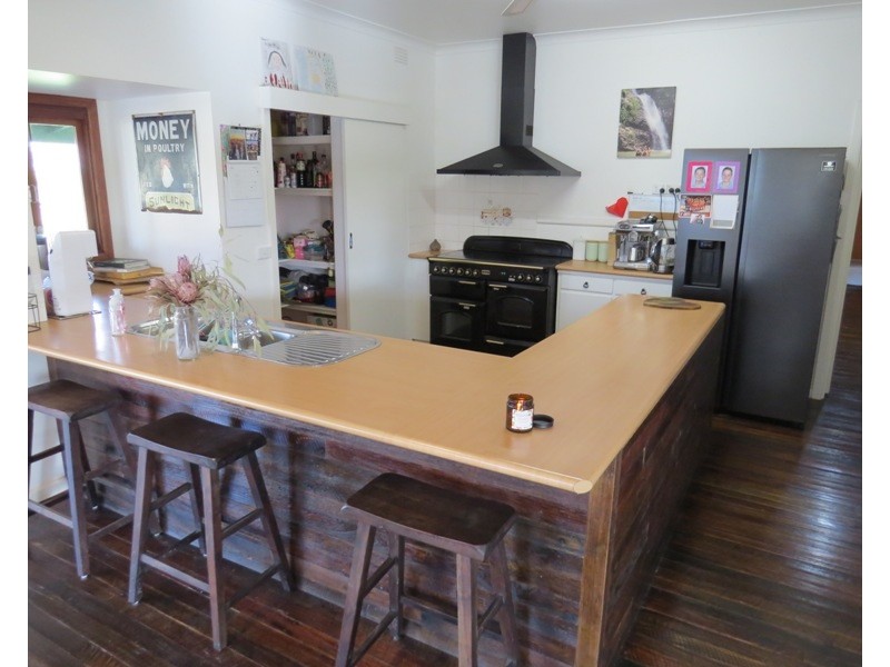 60 Mills Road, Deniliquin NSW 2710