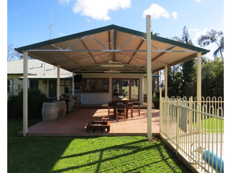 60 Mills Road, Deniliquin NSW 2710