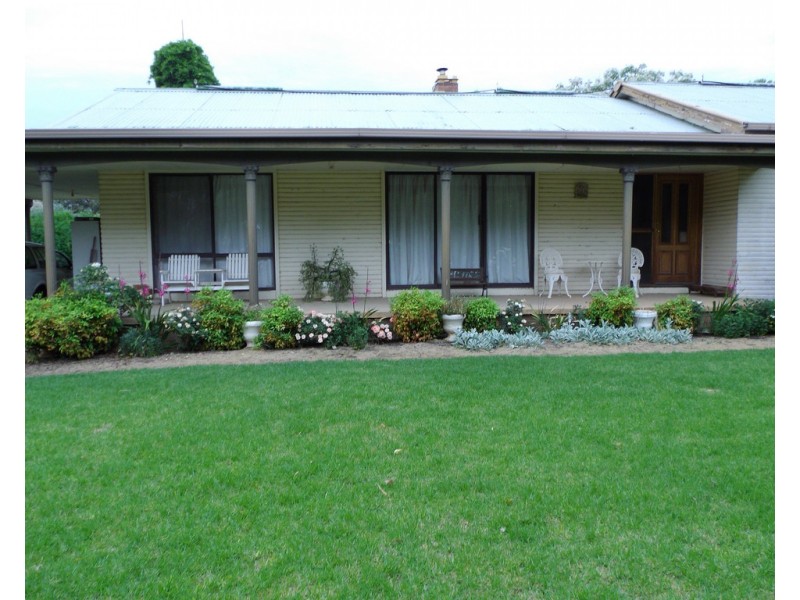 99 Mollys Lagoon Road, Narrandera NSW 2700