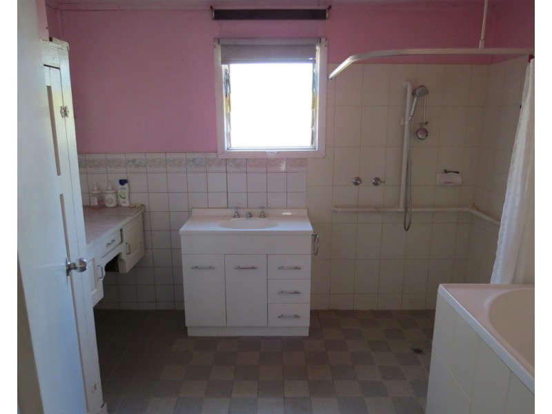 48-50 MAHONGA STREET, Jerilderie NSW 2716