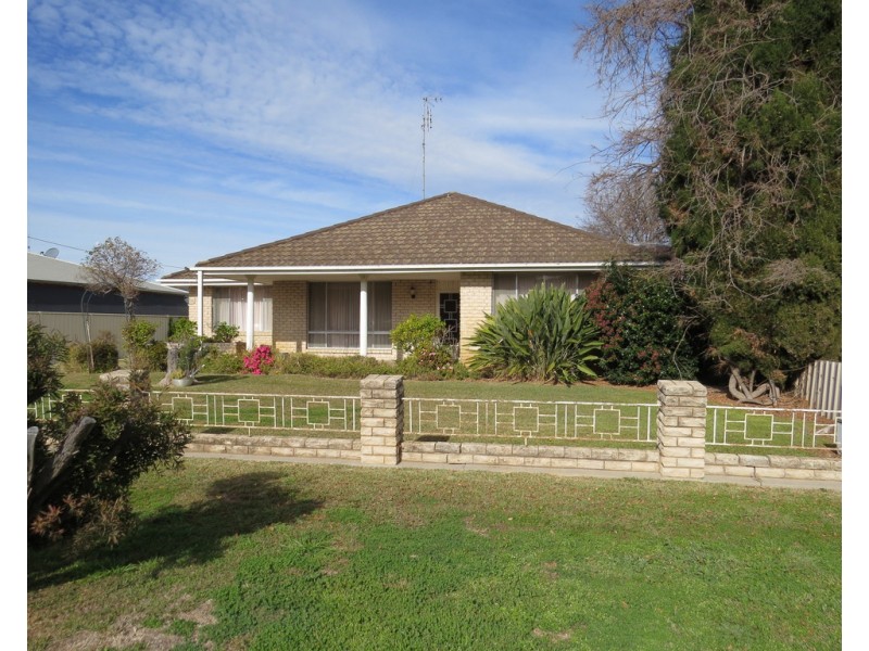 14 MAHONGA STREET, Jerilderie NSW 2716