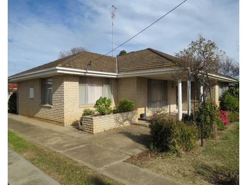 14 MAHONGA STREET, Jerilderie NSW 2716