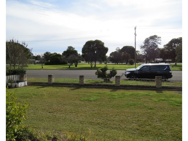 14 MAHONGA STREET, Jerilderie NSW 2716