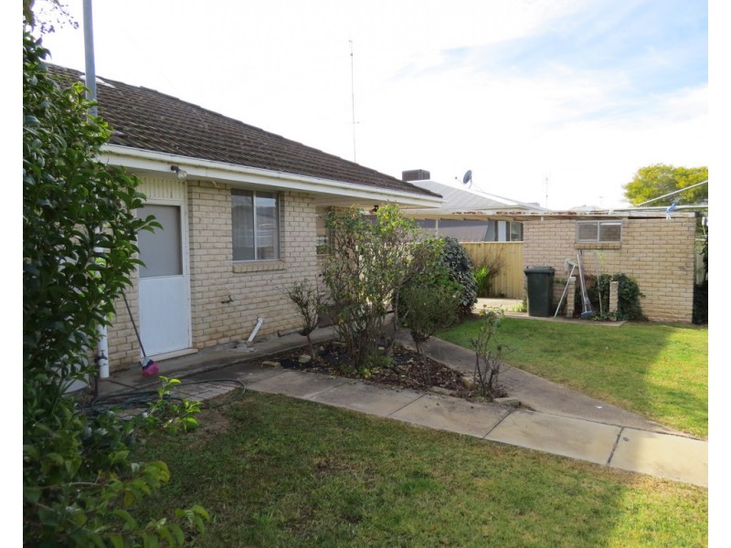 14 MAHONGA STREET, Jerilderie NSW 2716