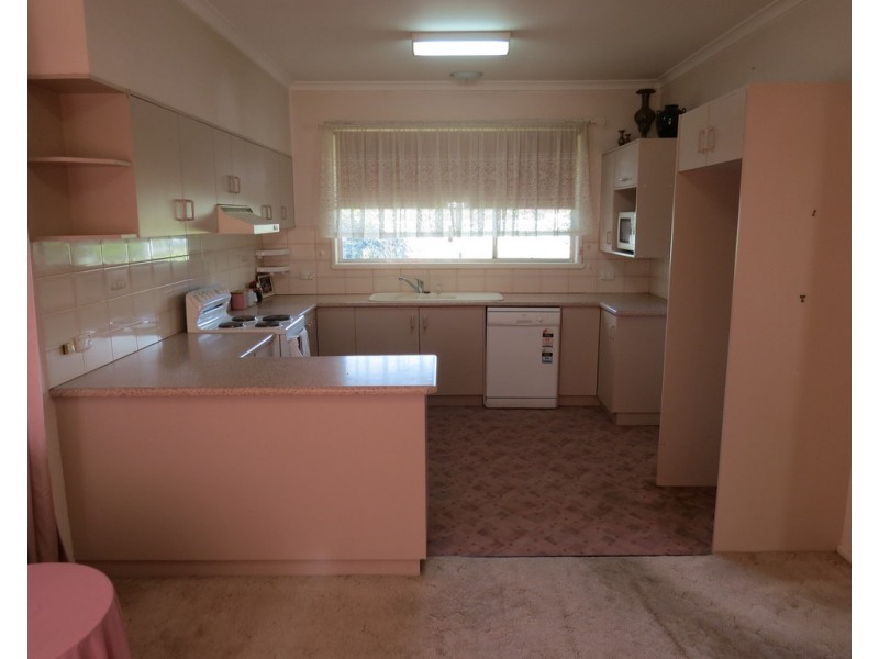 14 MAHONGA STREET, Jerilderie NSW 2716