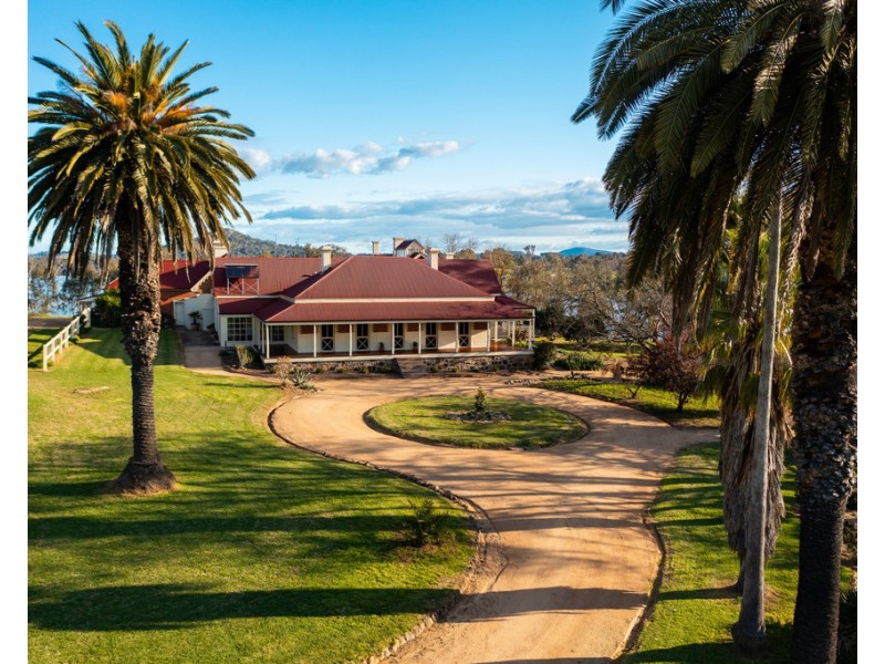 115 Burma Road, Table Top NSW 2640