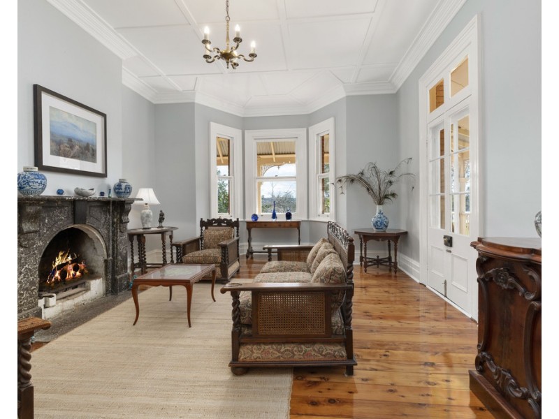 115 Burma Road, Table Top NSW 2640