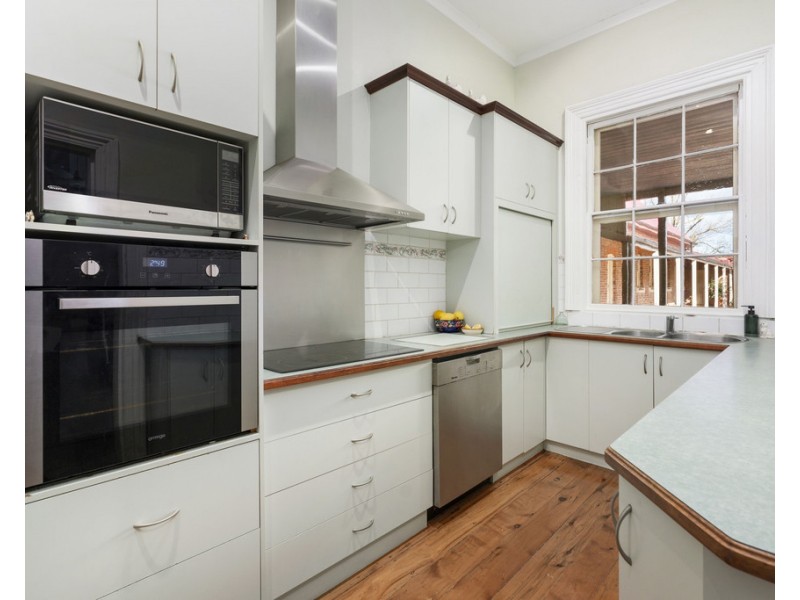 115 Burma Road, Table Top NSW 2640