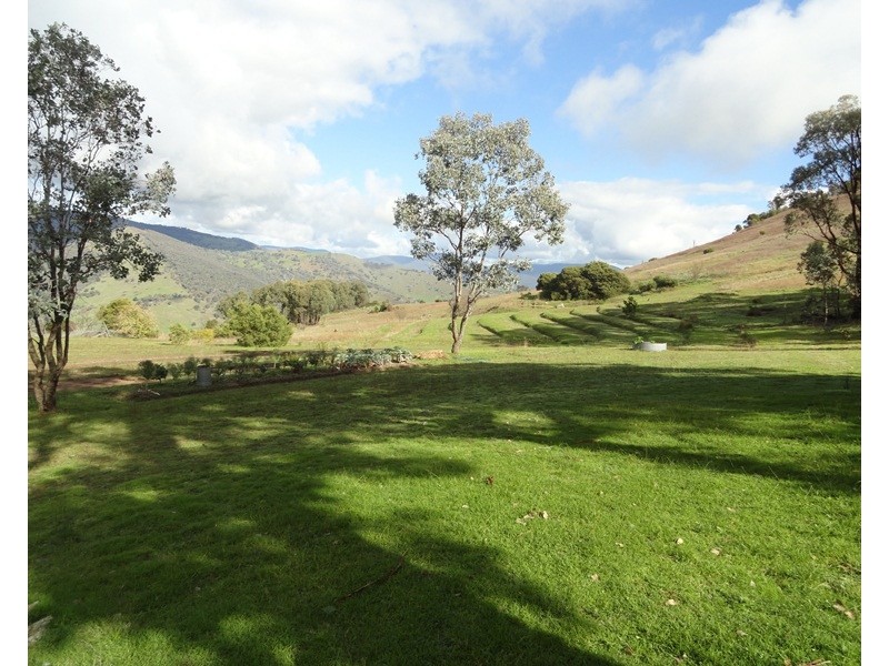 ”BARCOO” Stockyard Creek Track, Thologolong VIC 3691