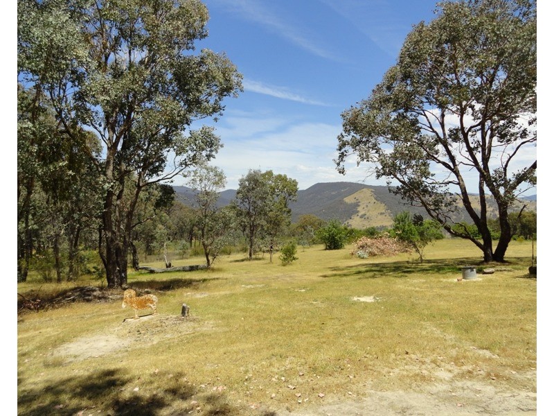 ”BARCOO” Stockyard Creek Track, Thologolong VIC 3691