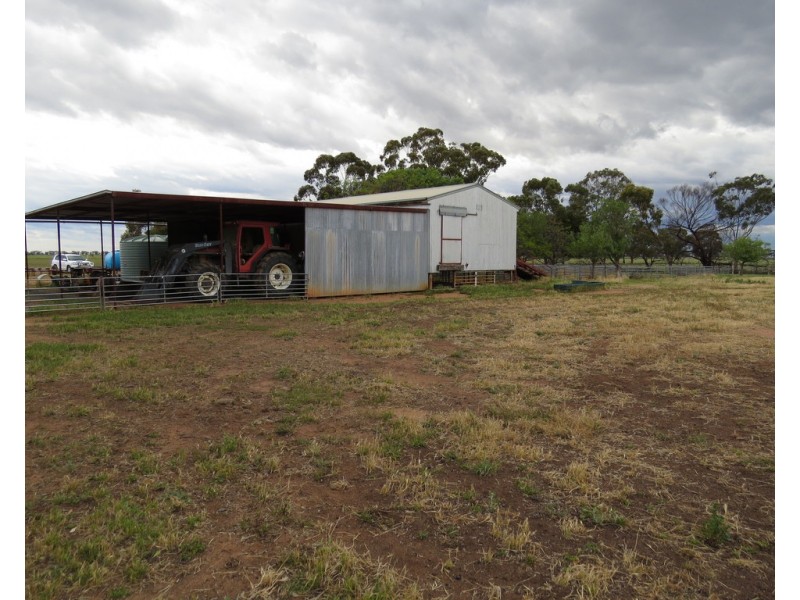 14 YALOKE ROAD, Deniliquin NSW 2710