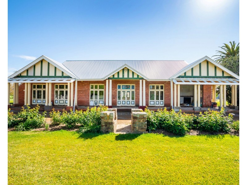 9985 Hume Highway, Holbrook NSW 2644