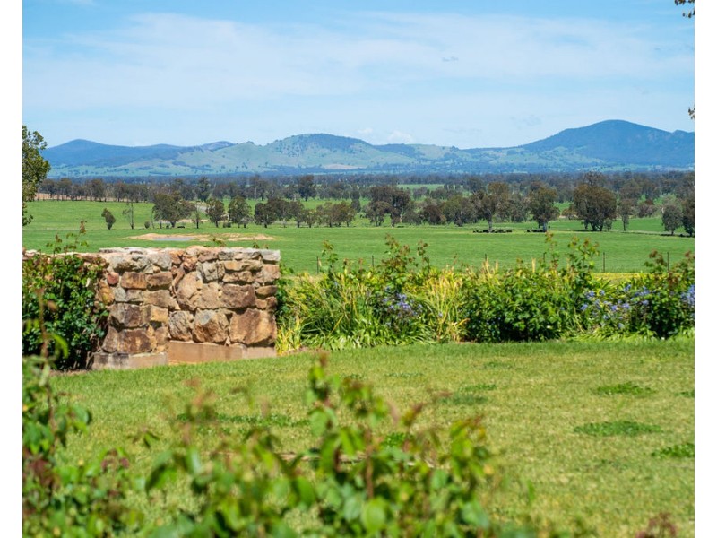 9985 Hume Highway, Holbrook NSW 2644