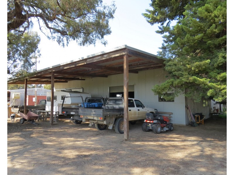 133 HATTWELL ROAD, Deniliquin NSW 2710