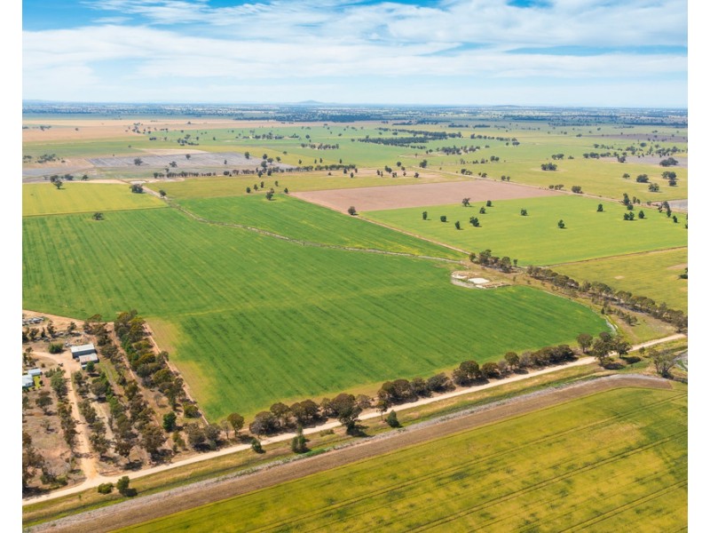 Oaklands NSW 2646