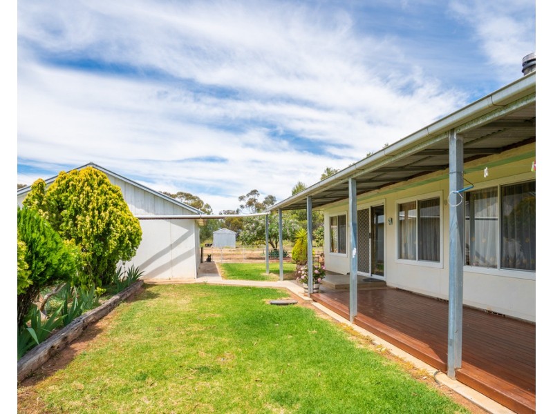 Oaklands NSW 2646