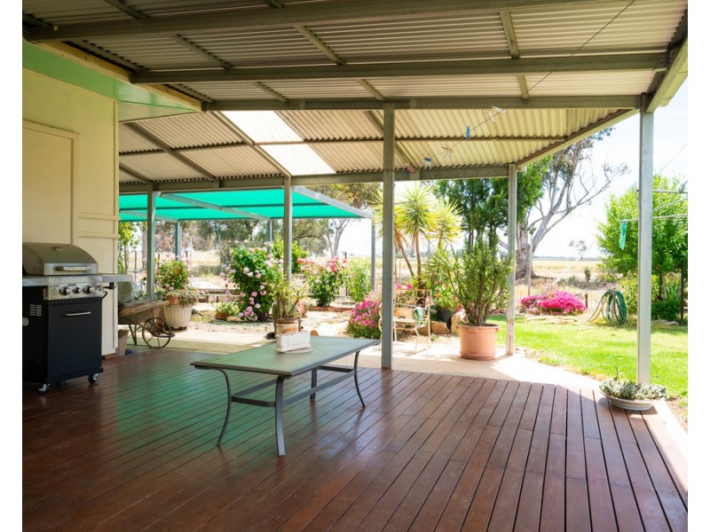 Oaklands NSW 2646