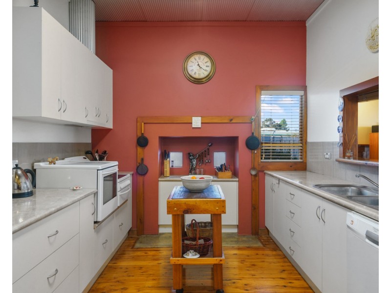 94 MAHONGA STREET, Jerilderie NSW 2716