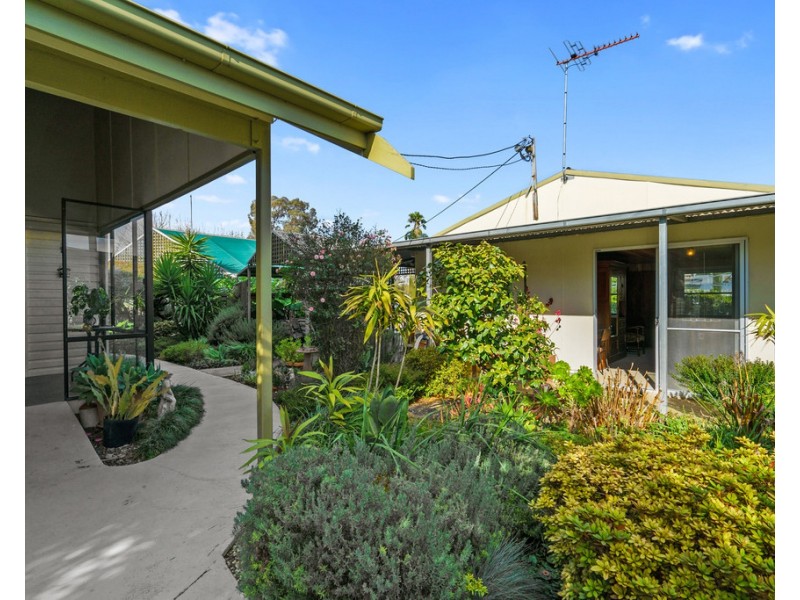 94 MAHONGA STREET, Jerilderie NSW 2716