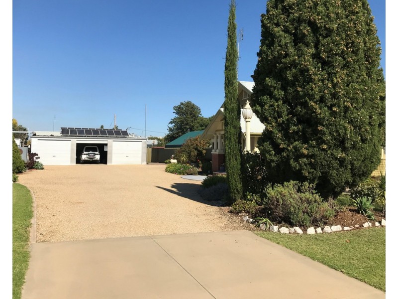 94 MAHONGA STREET, Jerilderie NSW 2716