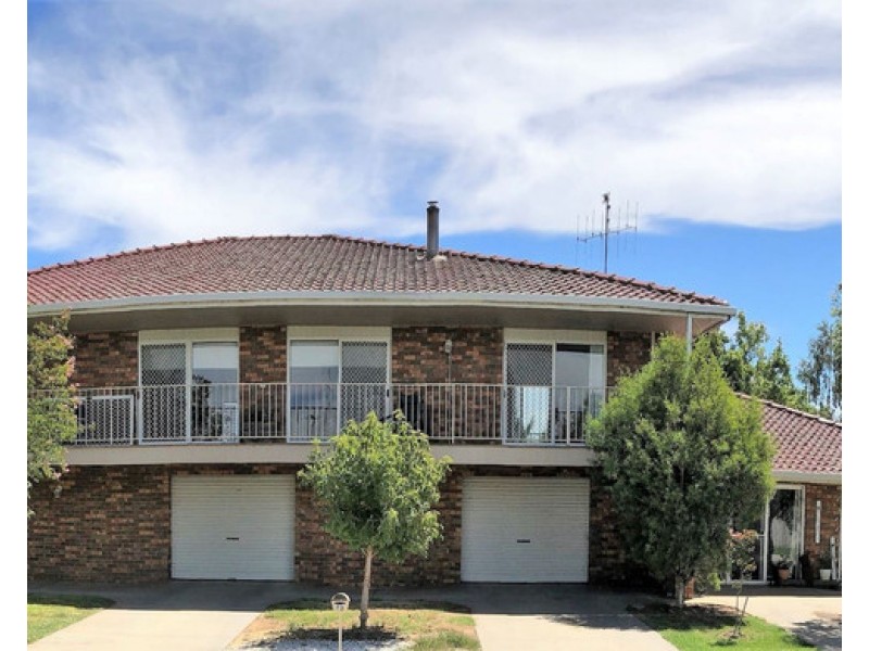 73 Tong Street, Finley NSW 2713