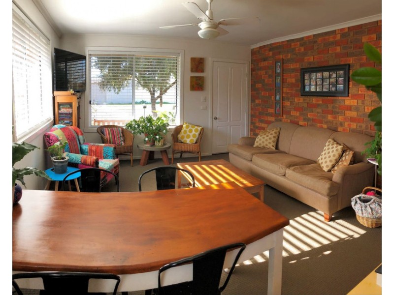 73 Tong Street, Finley NSW 2713