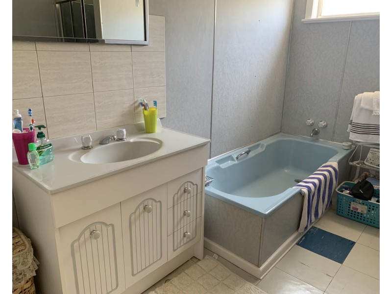 73 NOWRANIE STREET, Jerilderie NSW 2716