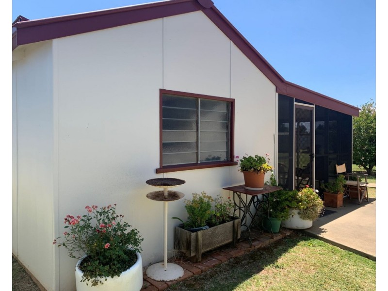 73 NOWRANIE STREET, Jerilderie NSW 2716