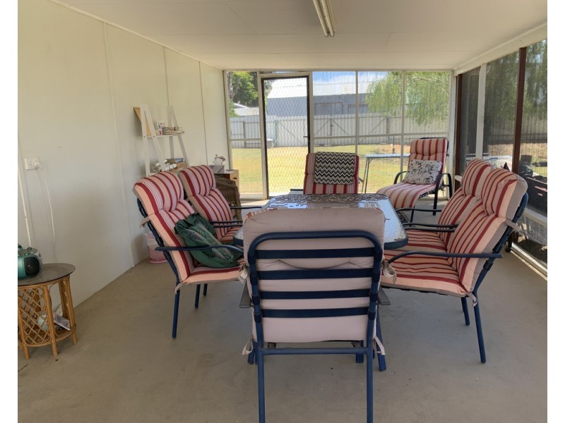 73 NOWRANIE STREET, Jerilderie NSW 2716