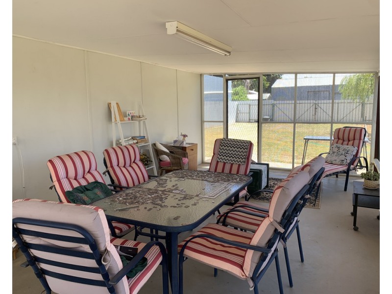 73 NOWRANIE STREET, Jerilderie NSW 2716