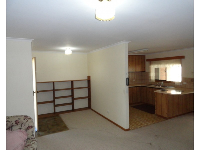 2/14 Huon-Kiewa Road, Tangambalanga VIC 3691