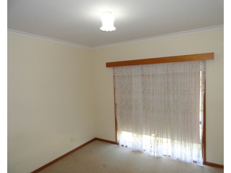 2/14 Huon-Kiewa Road, Tangambalanga VIC 3691